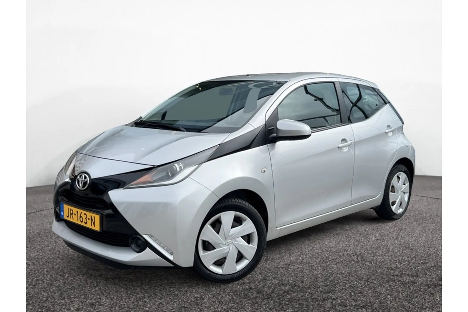 Toyota Aygo (2015) — foto 1