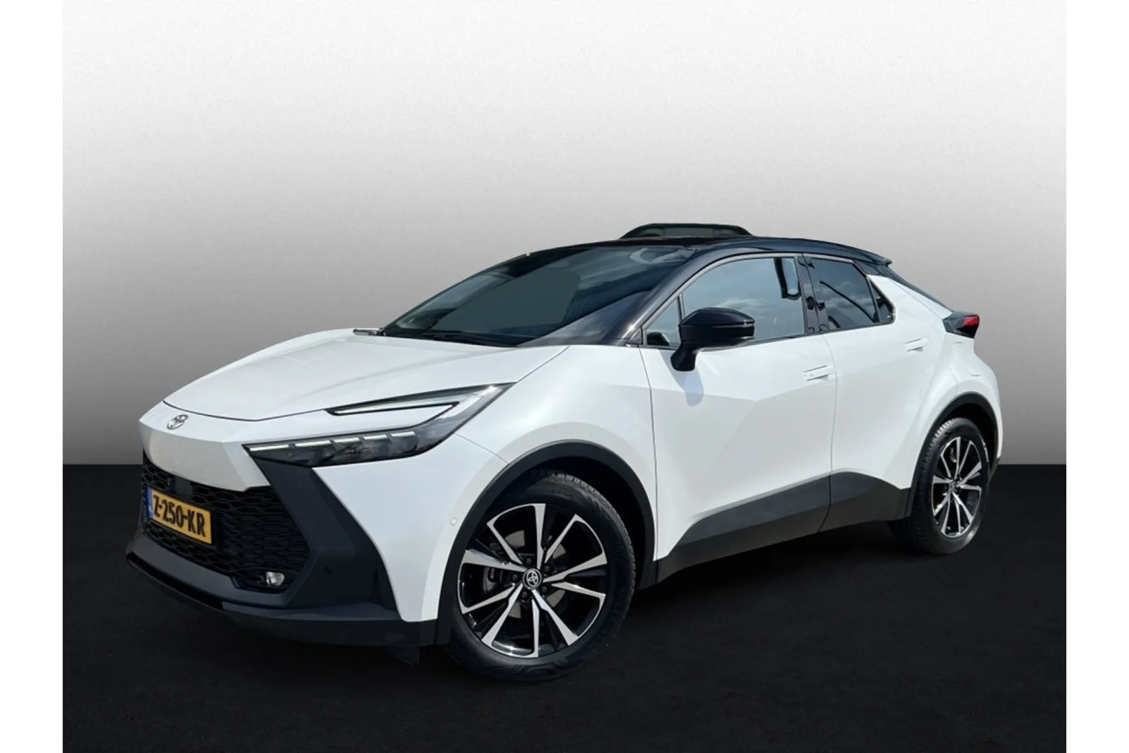 Toyota C-HR (2024) — foto 1
