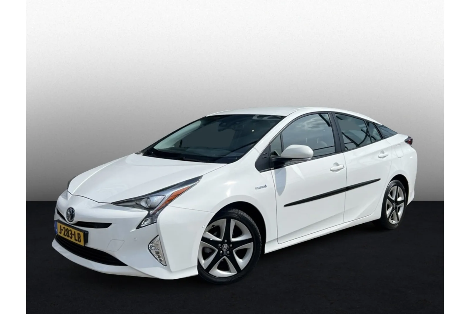 Toyota Prius (2019) — foto 1