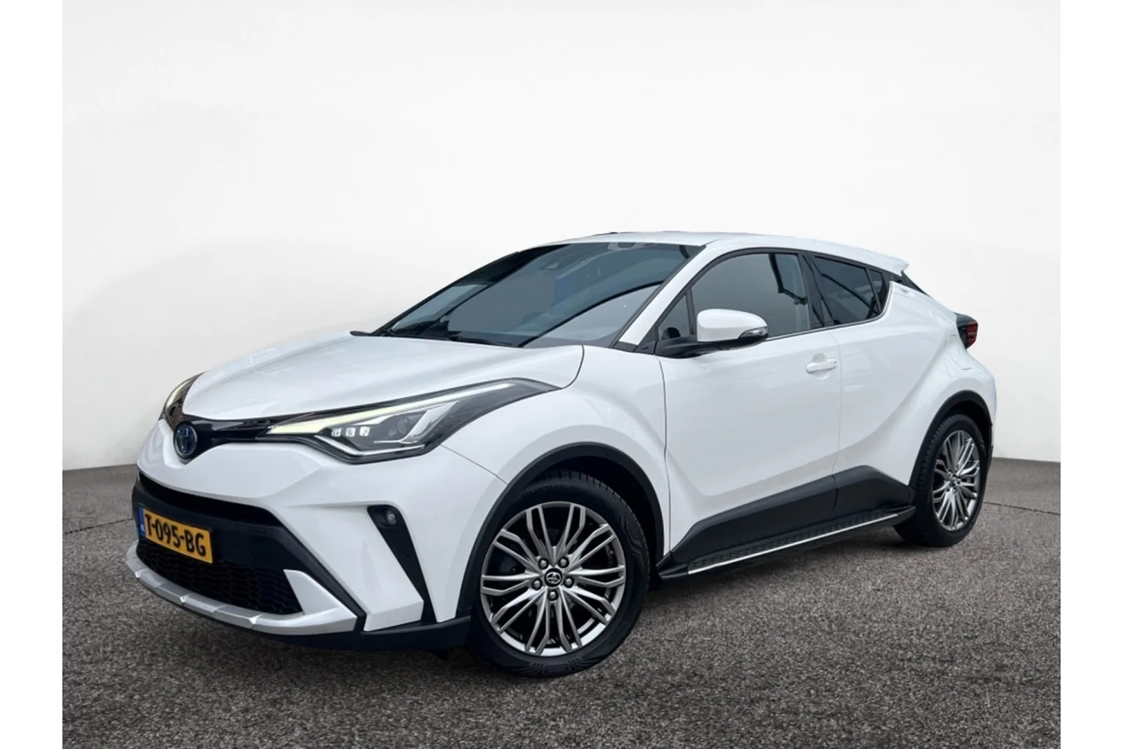 Toyota C-HR (2023) — foto 1