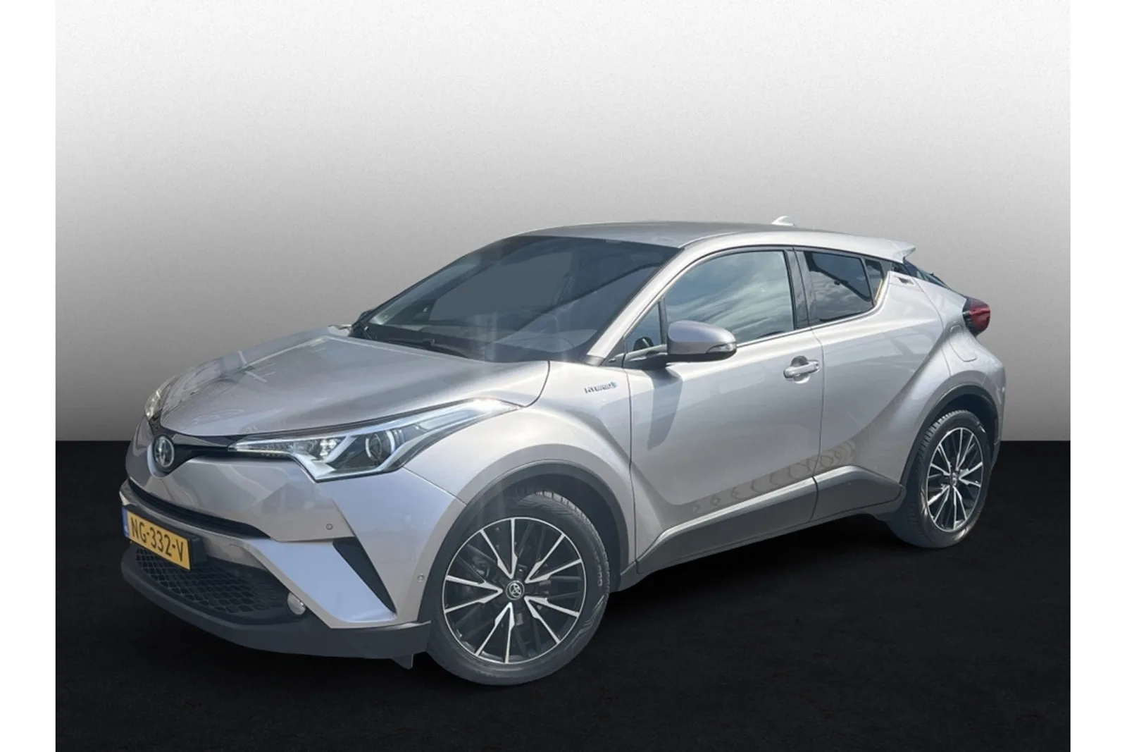Toyota C-HR (2017) — foto 1