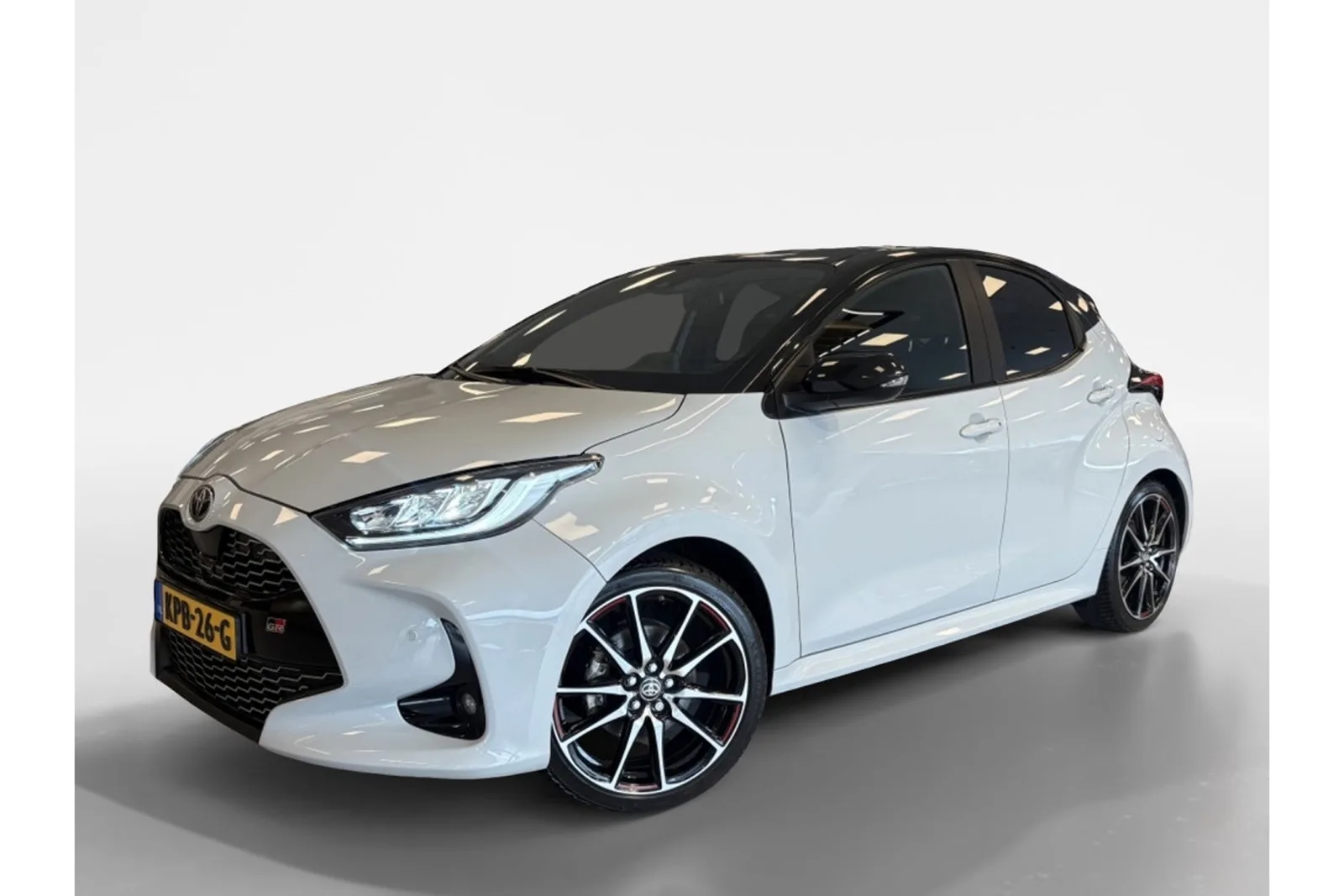 Toyota Yaris (2023) — foto 1