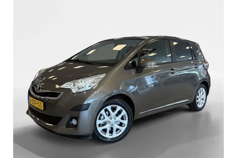 Toyota Verso-S (2015)