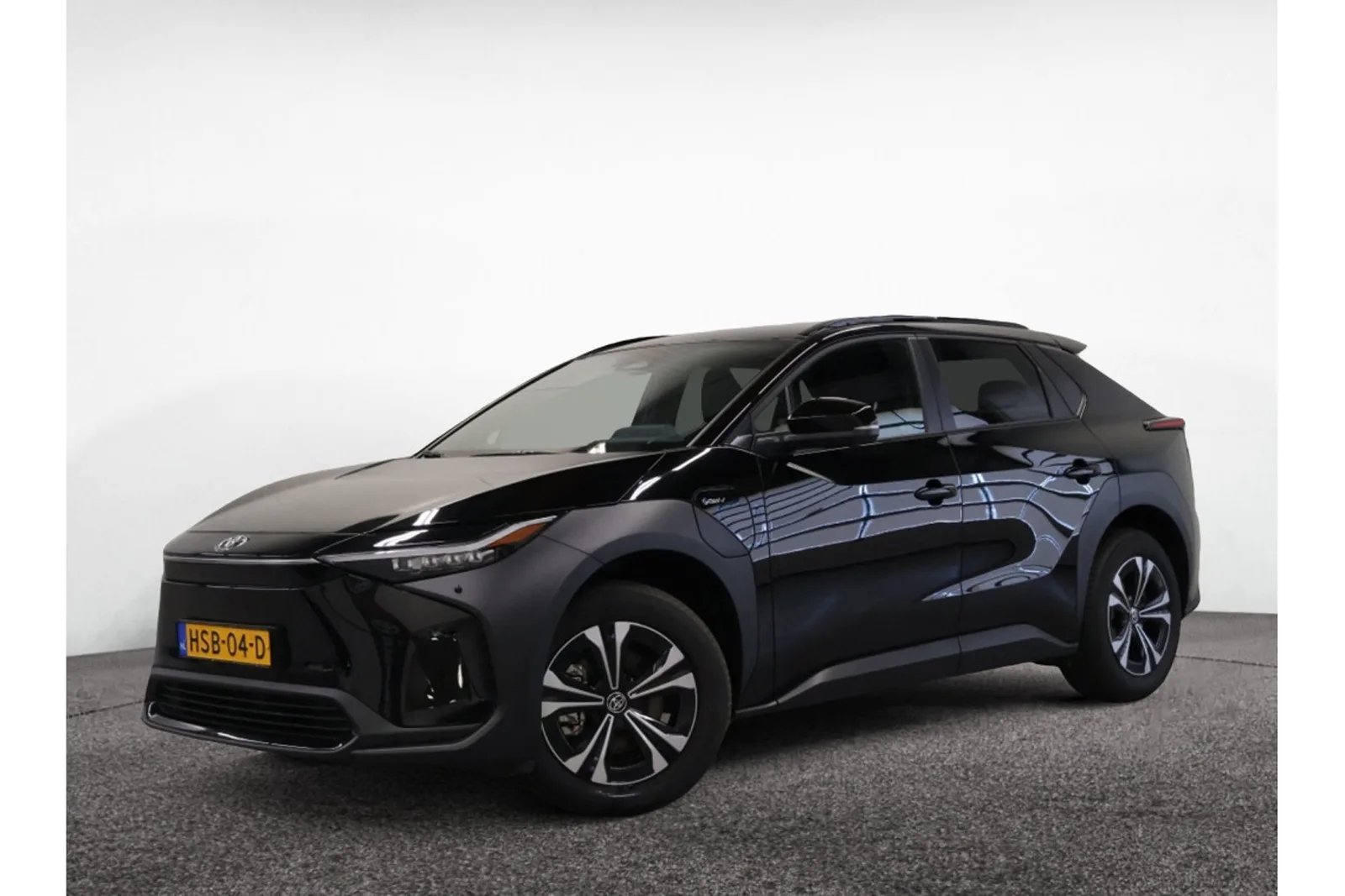 Toyota bZ4X (2025) — foto 1
