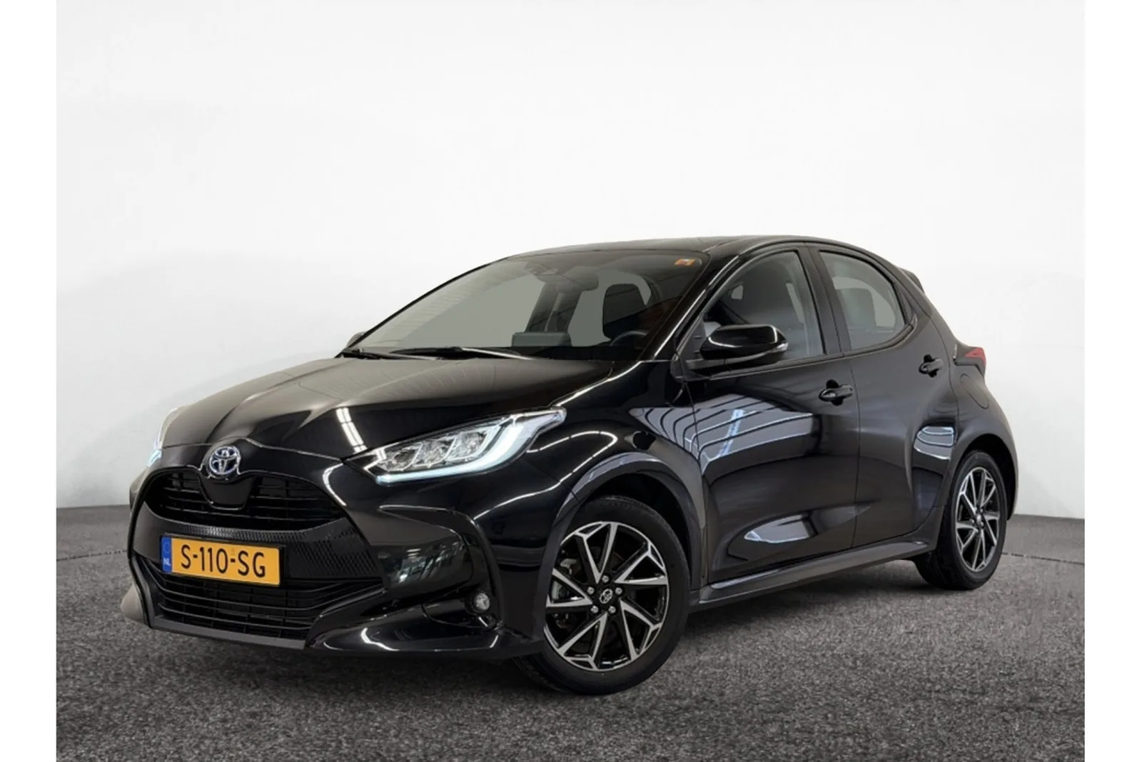 Toyota Yaris (2023) — foto 1