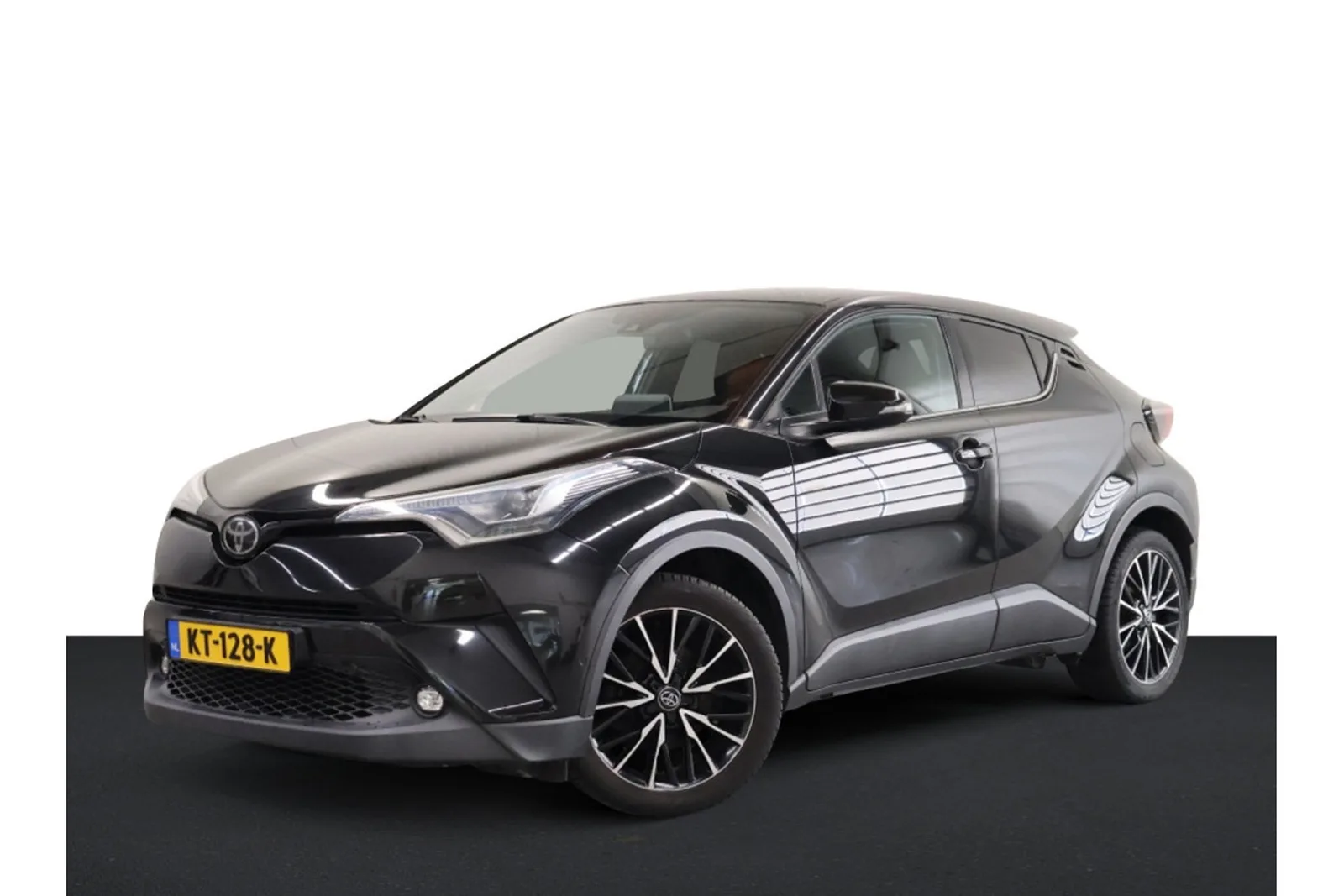 Toyota C-HR (2016) — foto 1