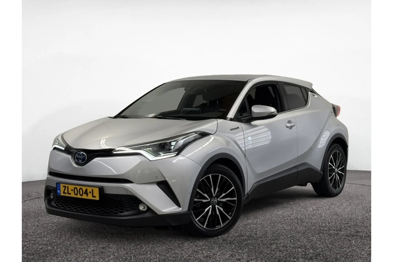 Toyota C-HR (2019) — foto 1