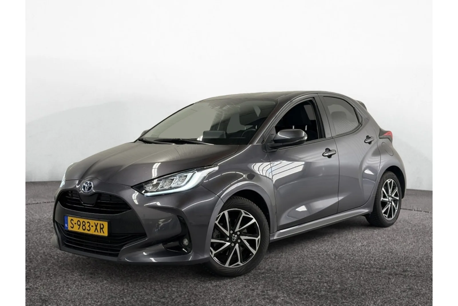 Toyota Yaris (2023) — foto 1