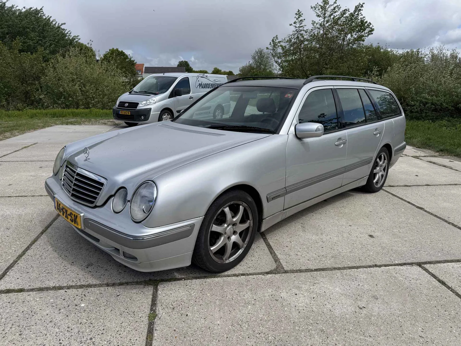 Mercedes-Benz E-Klasse (2000) — foto 1