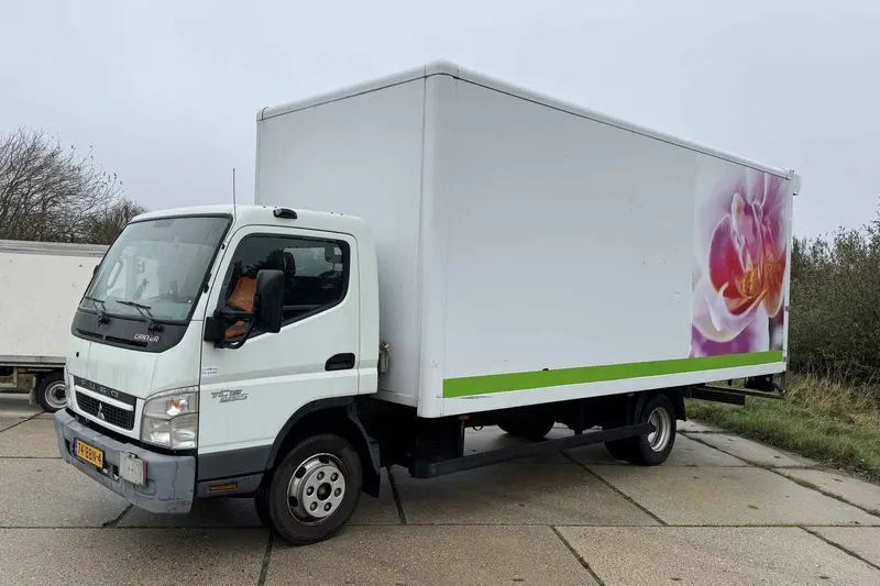 Mitsubishi Fuso Canter (2010)