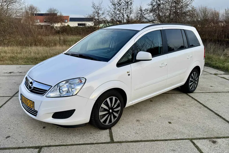 Opel Zafira (2011)