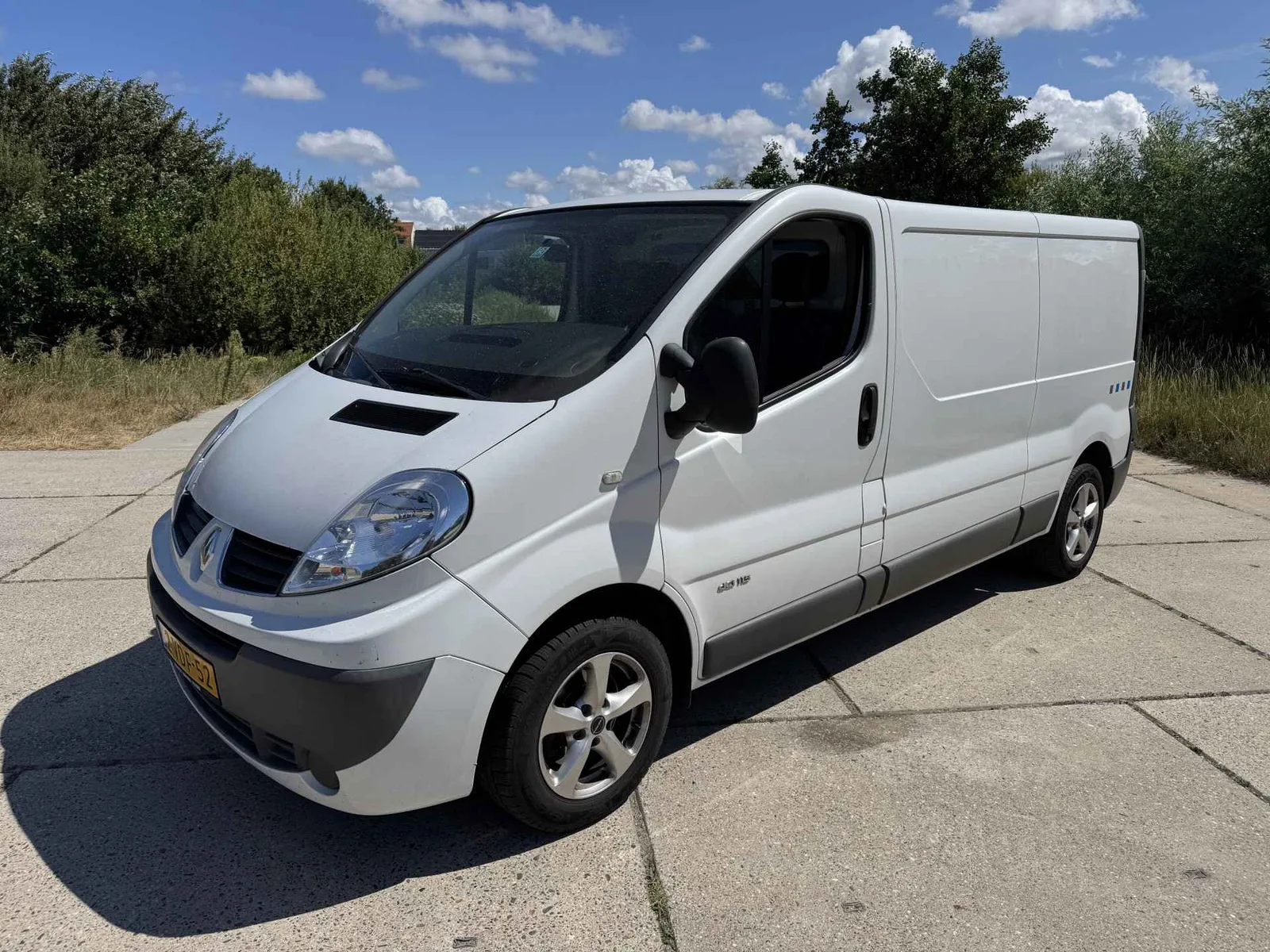 Renault Trafic (2009) — foto 1
