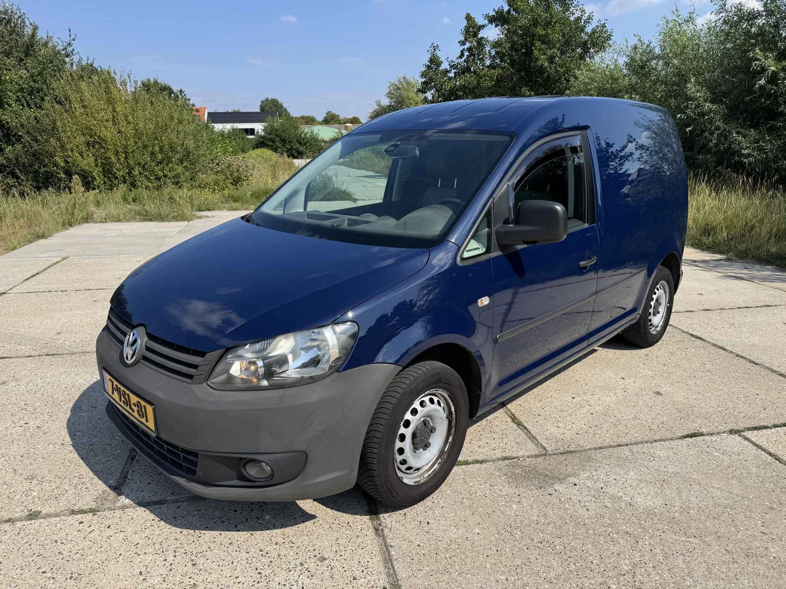 Volkswagen Caddy (2012) — foto 1