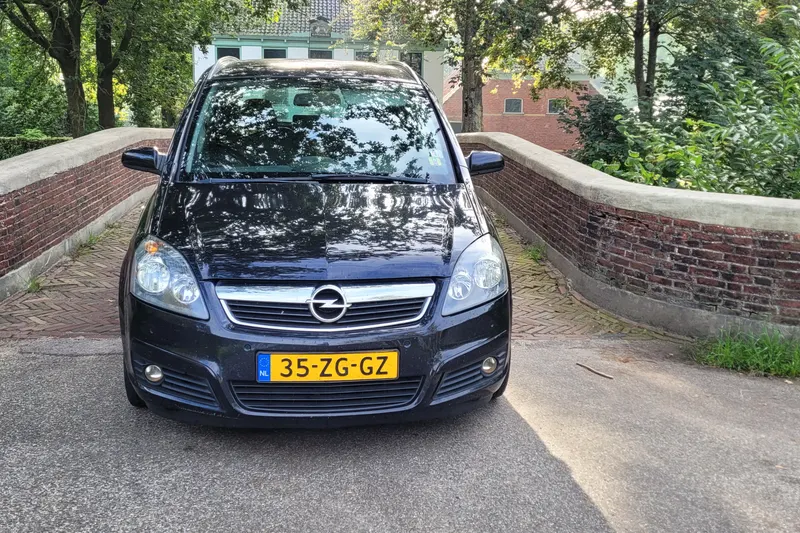 Opel Zafira (2008)
