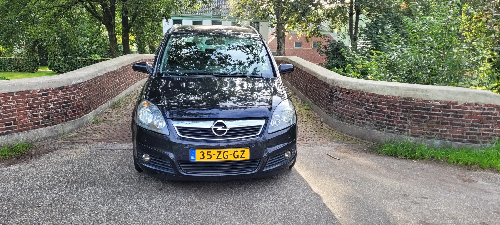 Opel Zafira (2008) — foto 1