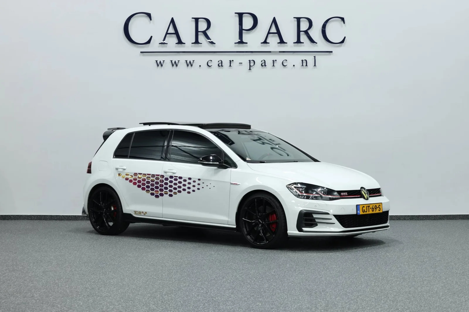 Volkswagen Golf (2019) — foto 1