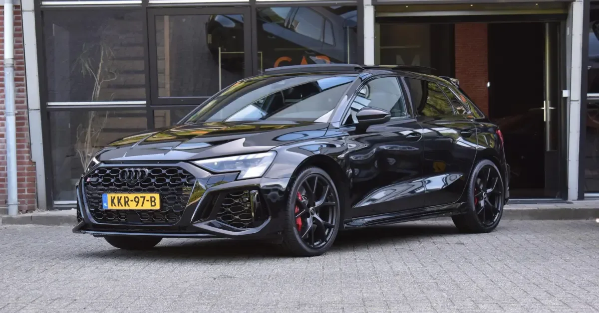 Audi RS3 (2024) — foto 1