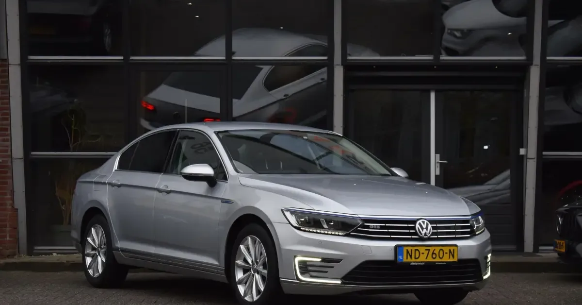 Volkswagen Passat (2016) — foto 1