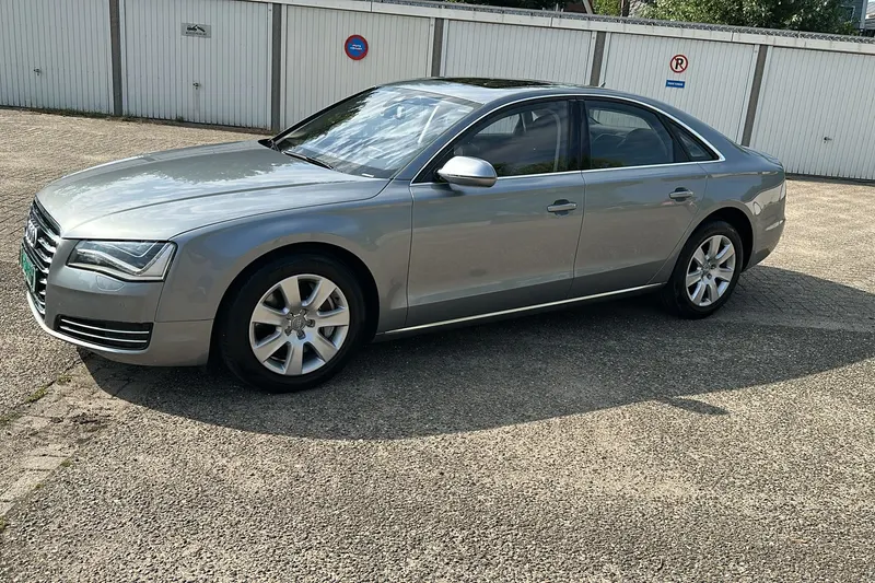 Audi A8 (2010)