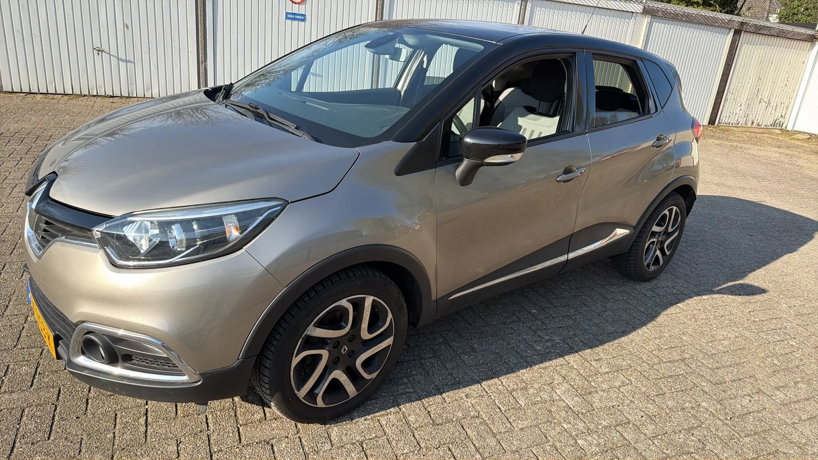 Renault Captur (0) — foto 1