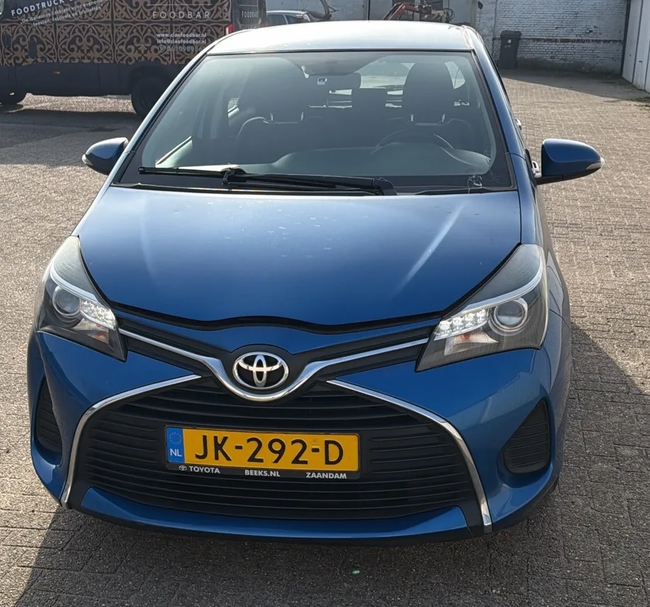 Toyota Yaris (2016) — foto 1