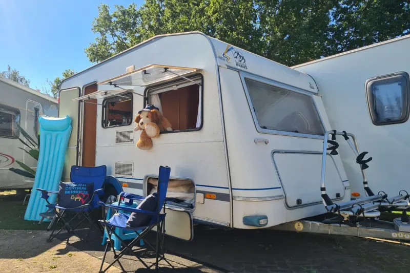 Knaus 400 (2000)
