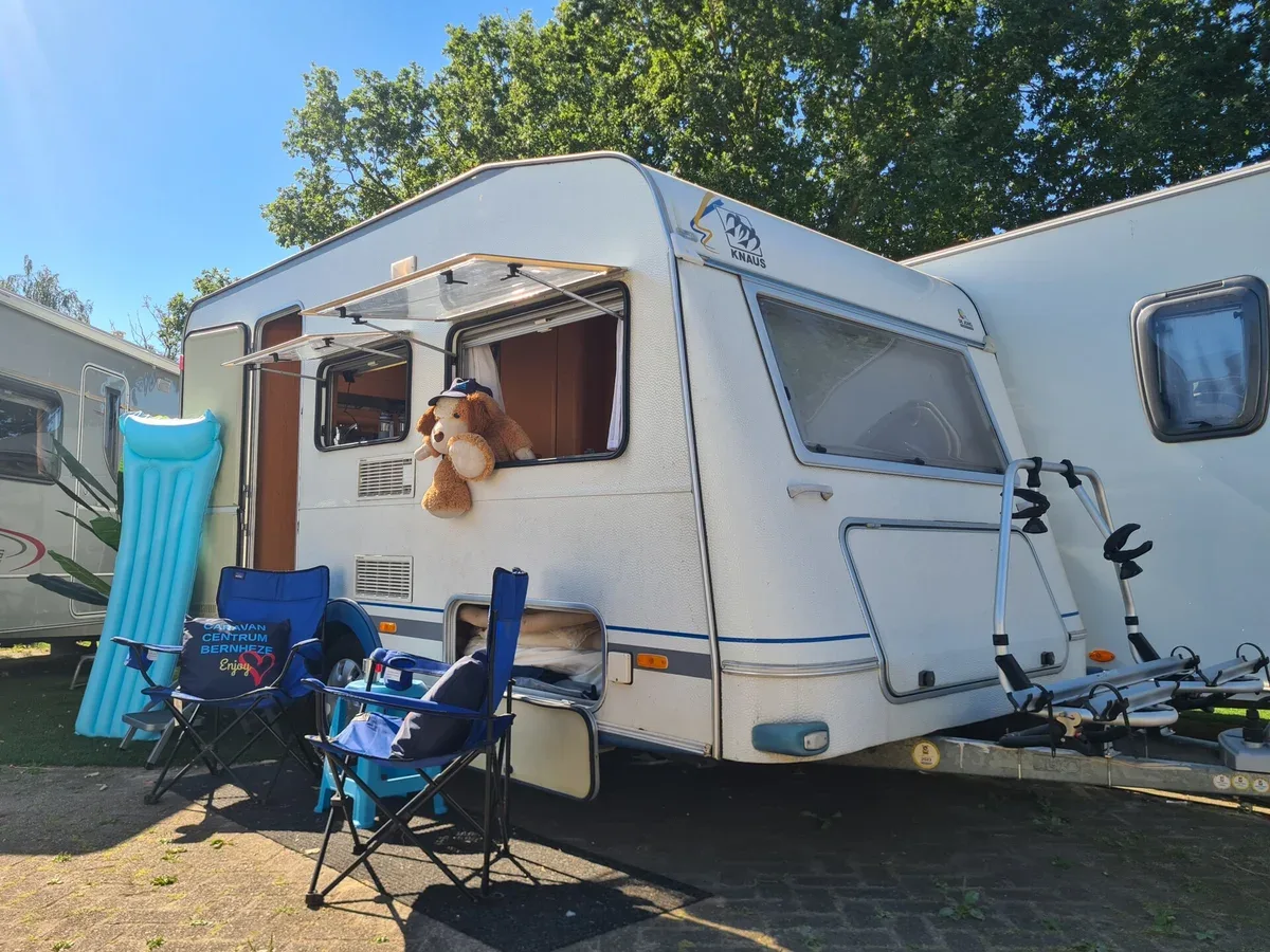 Knaus 400 (2000) — foto 1