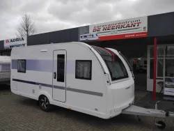 Adria Adora (2025) — foto 1