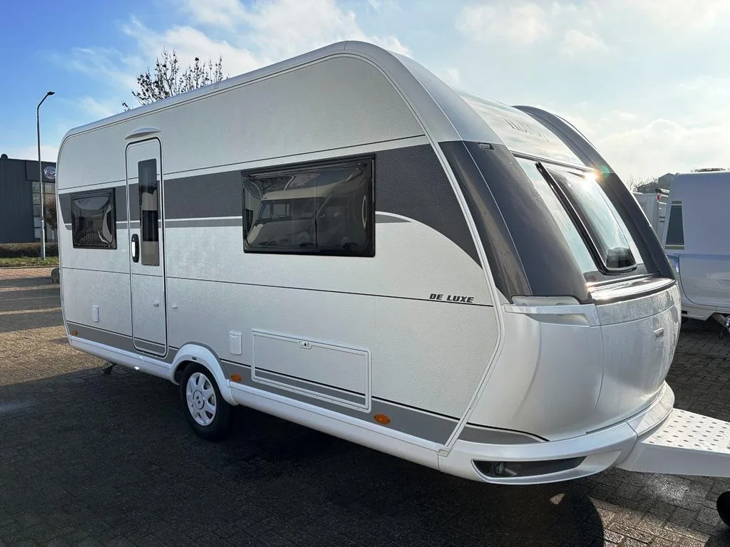Hobby De Luxe (2026) — foto 1
