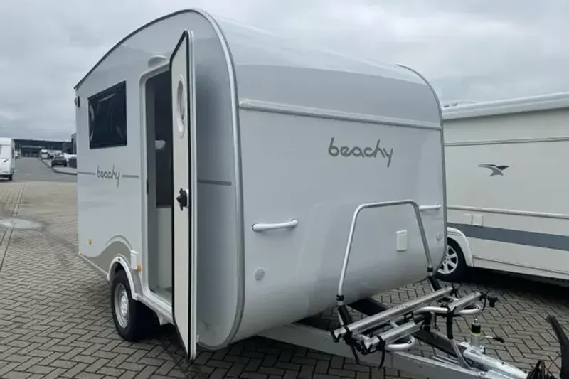 Hobby Beachy (2025)