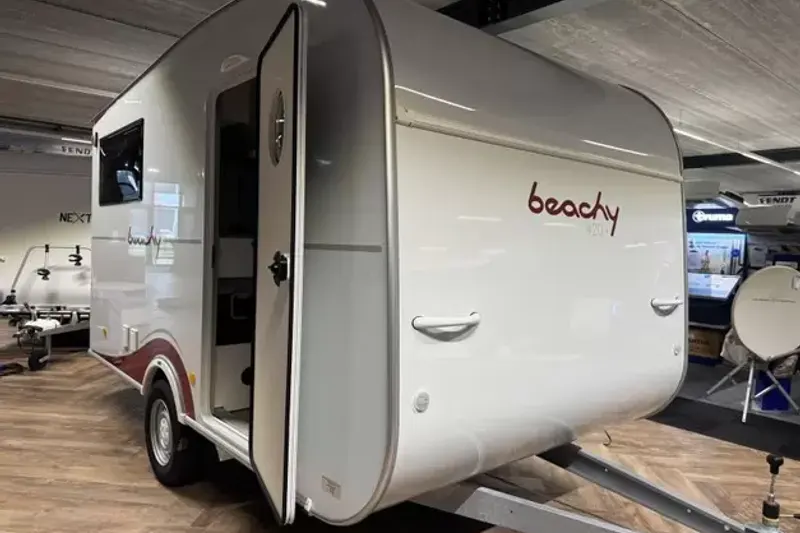 Hobby Beachy (2025)