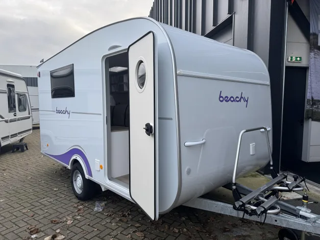 Hobby Beachy (2026) — foto 1