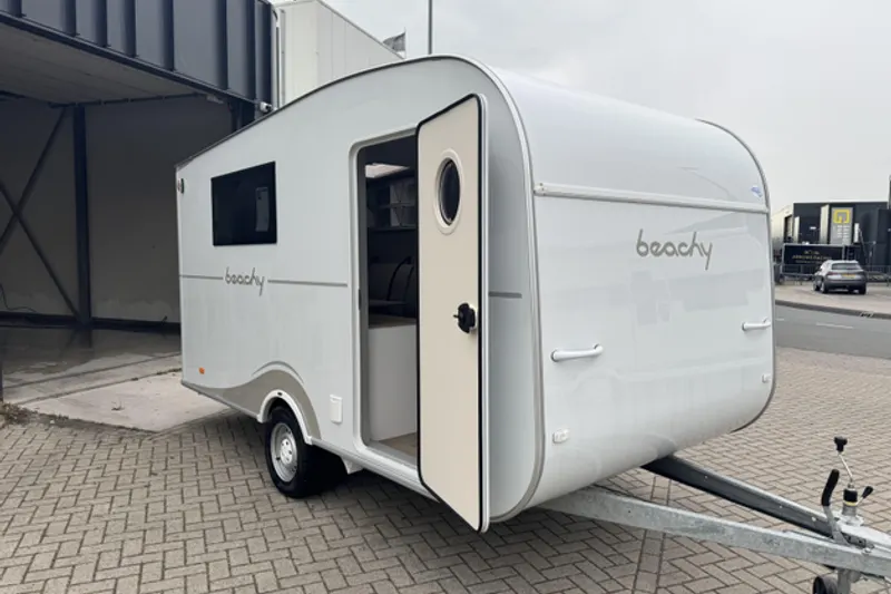 Hobby Beachy (2024)