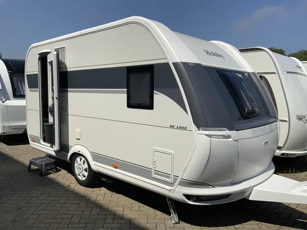 Hobby De Luxe (2025) — foto 1