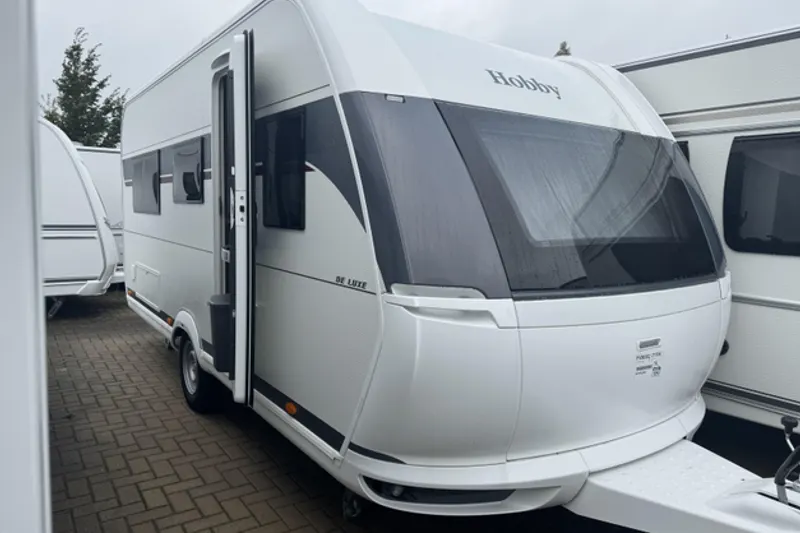 Hobby De Luxe (2027)