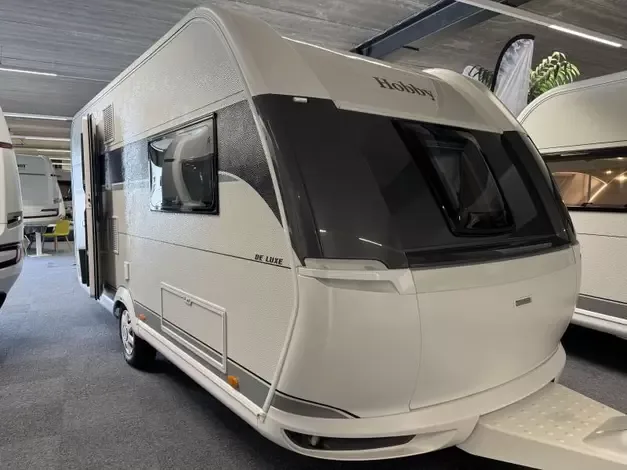 Hobby De Luxe (2026) — foto 1