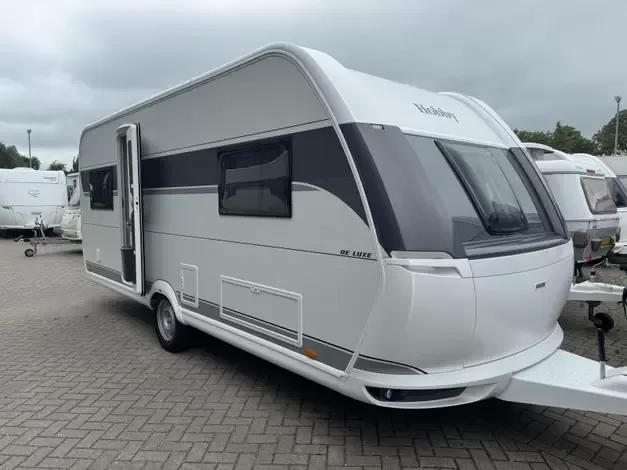 Hobby De Luxe (2026) — foto 1