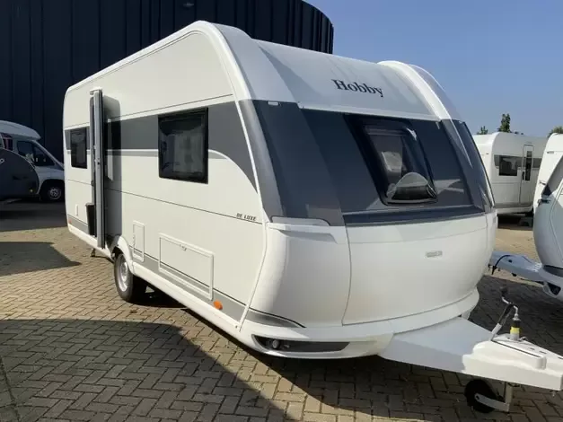 Hobby De Luxe (2025) — foto 1