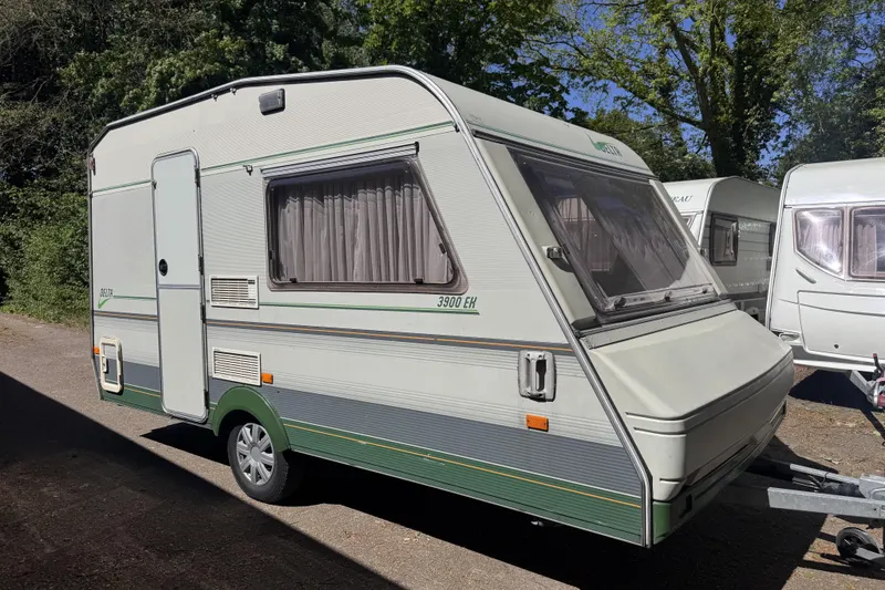 Delta Caravan Occasions (1996)