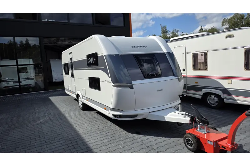 Hobby De Luxe (2024)
