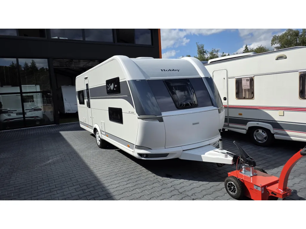 Hobby De Luxe (2024) — foto 1