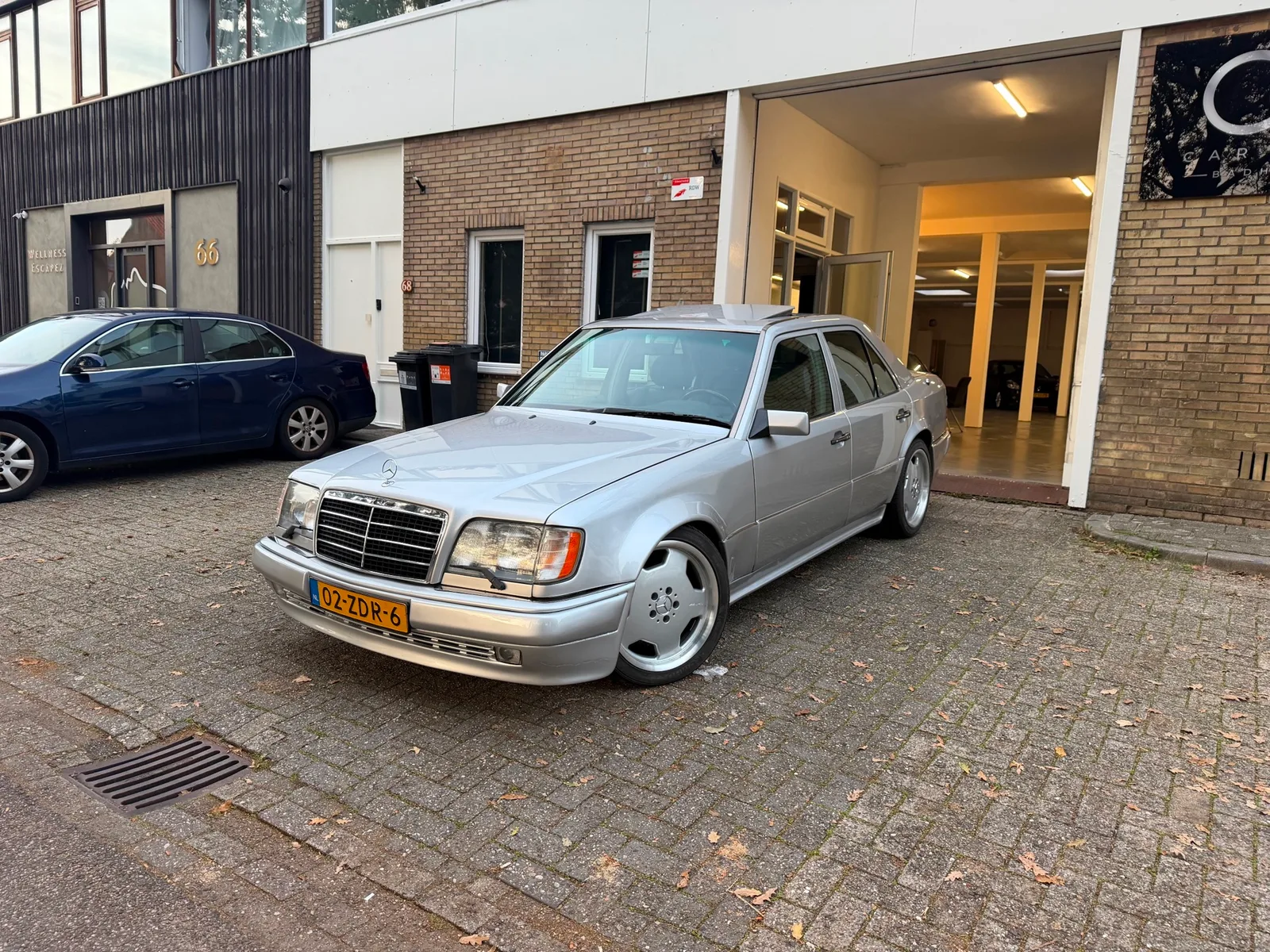 Mercedes-Benz 200-Serie (1987) — foto 1