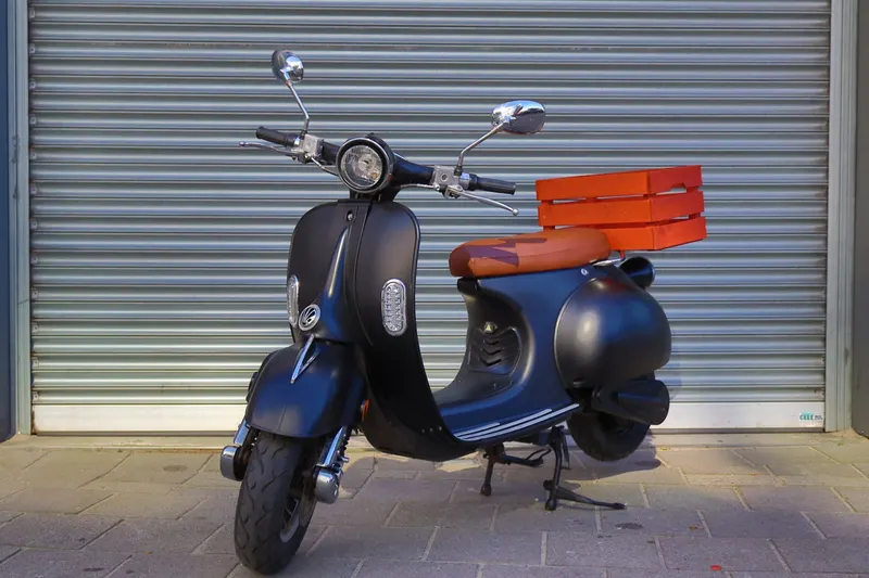 Etalian Snorscooter Retro Elektrisch (2024)