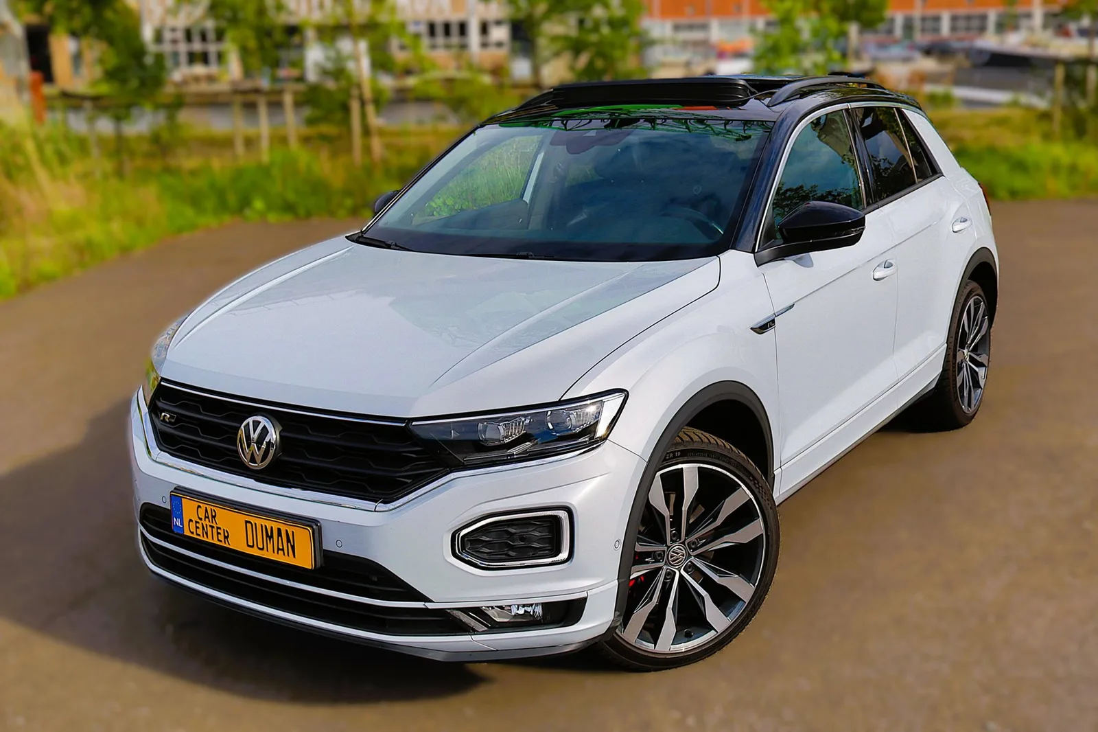 Volkswagen T-Roc (2019) — foto 1