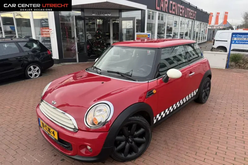 MINI One (2012)