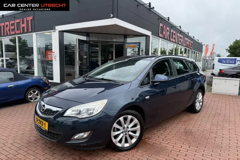 Opel Astra (2012)