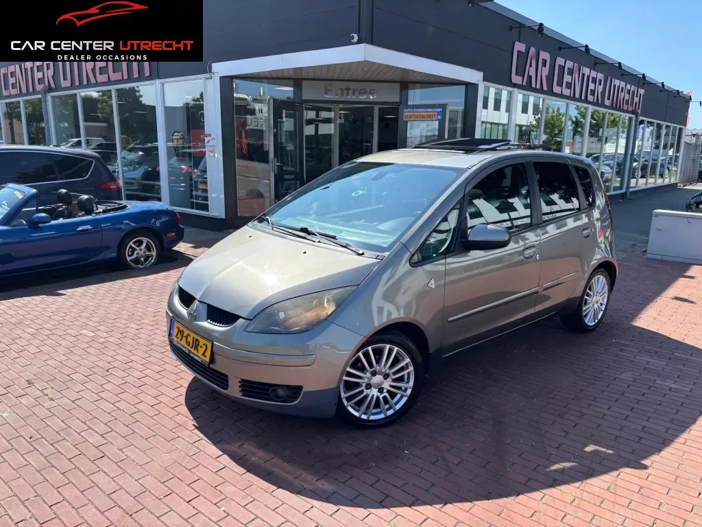 Mitsubishi Colt (2008) — foto 1
