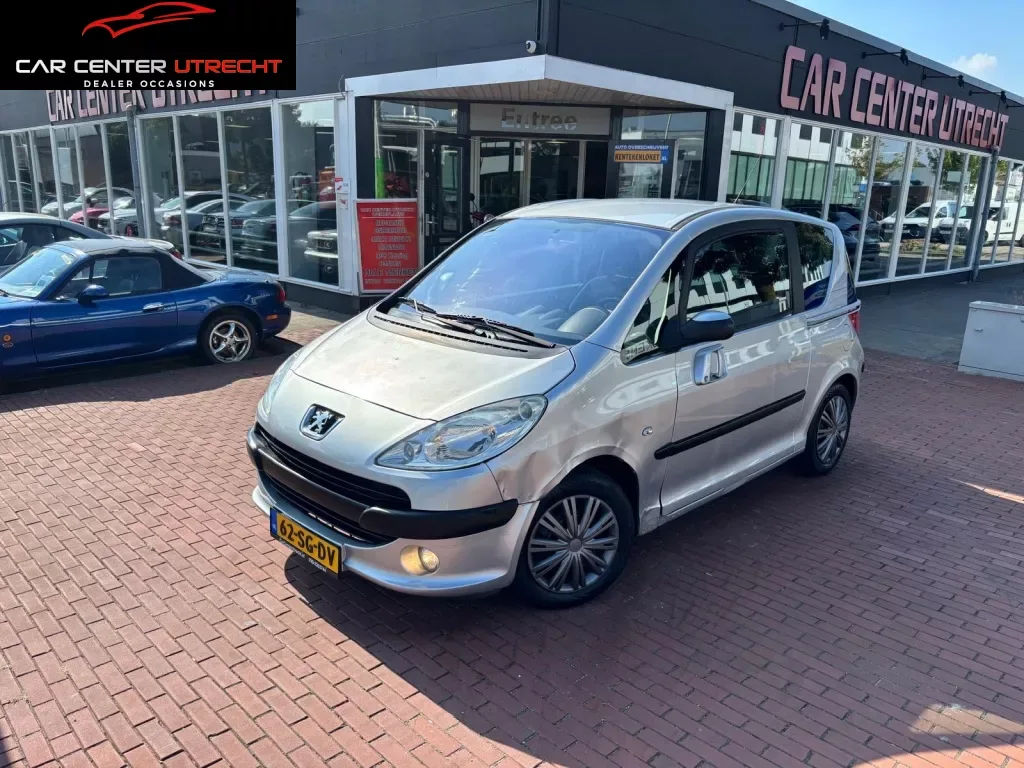 Peugeot 1007 (2006) — foto 1