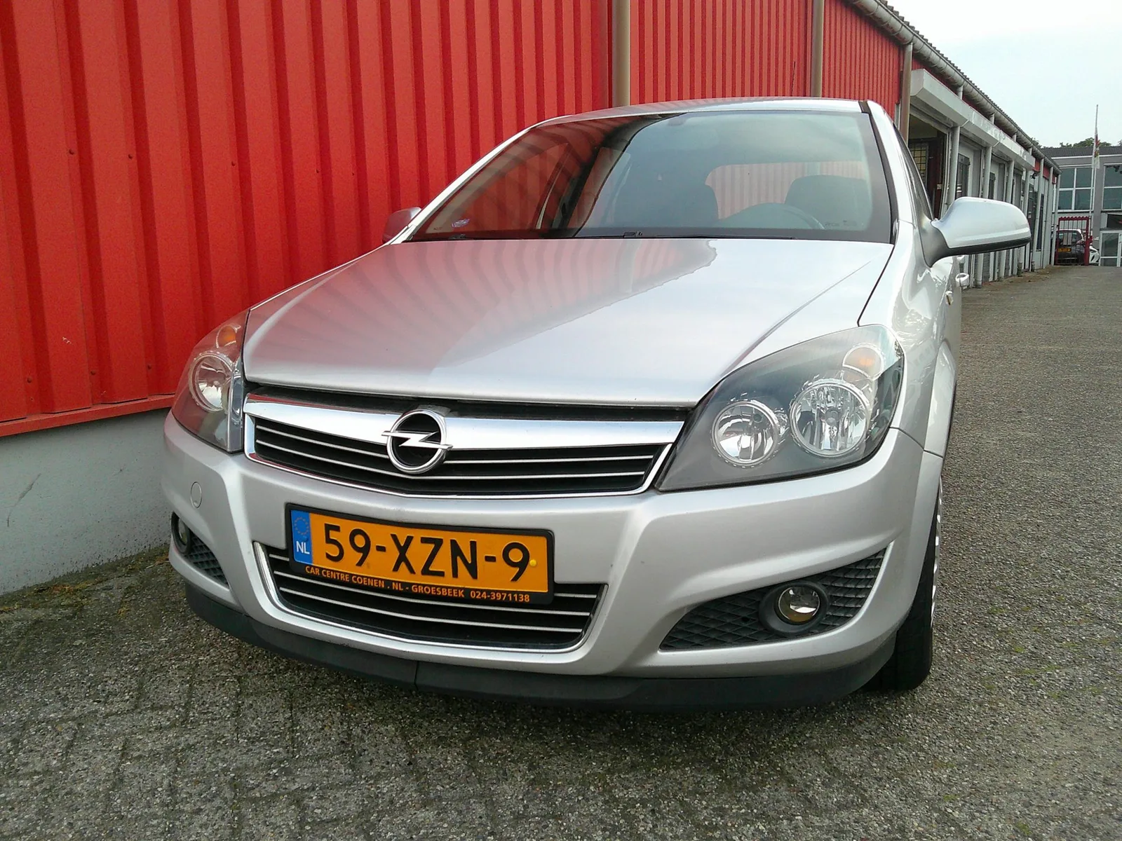 Opel Astra (2011) — foto 1