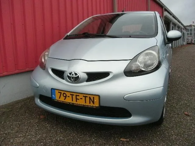 Toyota Aygo (2006) — foto 1